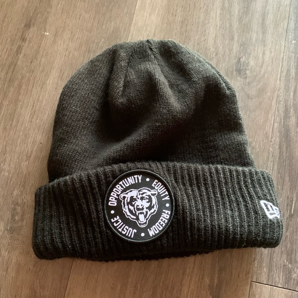 New Era Other - Fleece lined Chicago Bears Inspire Change beanie.